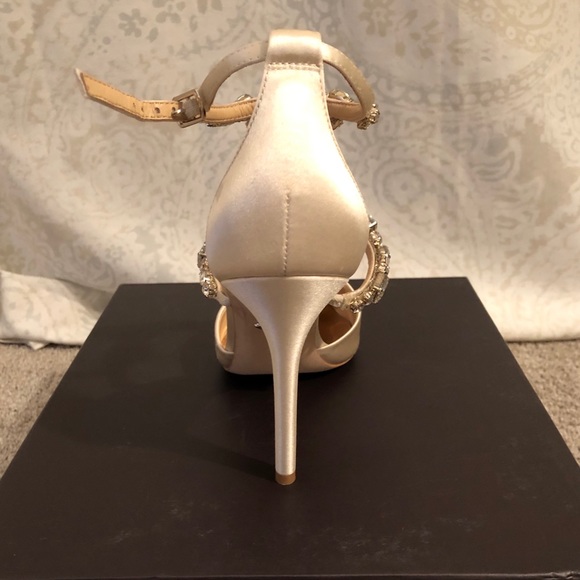 Badgely Mischka jeweled t-strap shoes - Picture 4 of 6